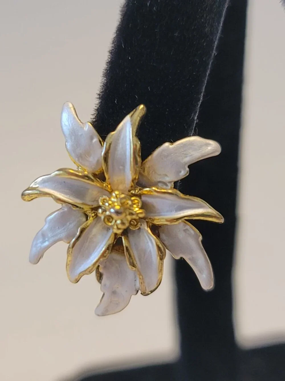 Vintage Clip On Earrings Gold Tone with White Enamel Edelweiss Blossom Motif